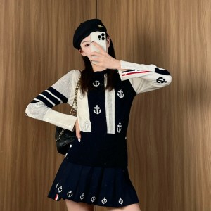 톰브라운 앵커 인타르시아 사선 브이넥 가디건