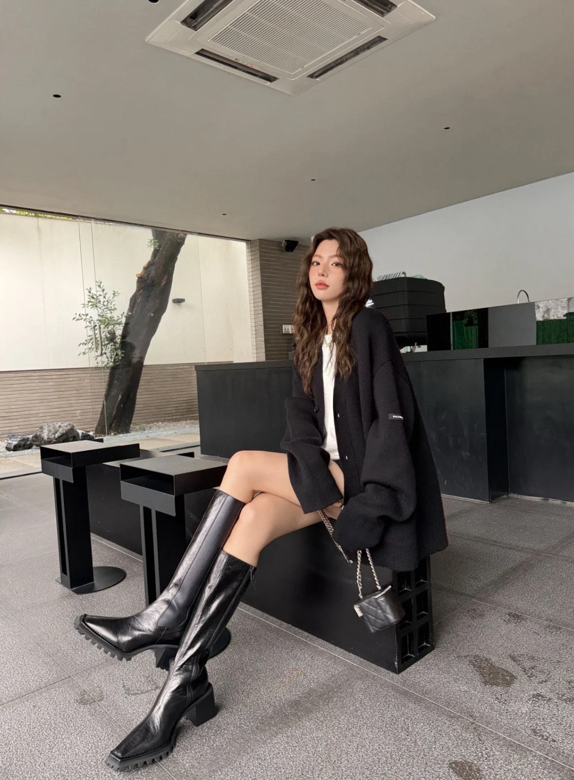 발렌시아가 버튼업 니트 가디건